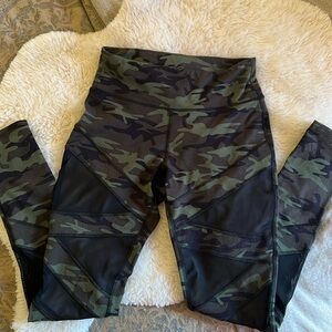 Jessica Simpson “The Warmup” leggings